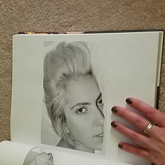 LADY GAGA TERRY RICHARDSON PHOTO BOOK - Picture 4 of 4